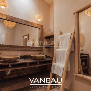 Magnifique Riad rénové avec bassin à la Kasbah