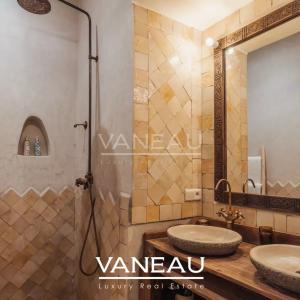 Magnifique Riad rénové avec bassin à la Kasbah