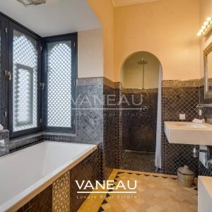 SUPERBE PALAIS MAISON D'HOTE SUR 1 HECTARE