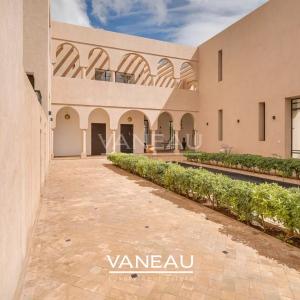 SUPERBE PALAIS MAISON D'HOTE SUR 1 HECTARE