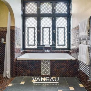 SUPERBE PALAIS MAISON D'HOTE SUR 1 HECTARE