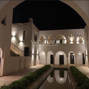 SUPERBE PALAIS MAISON D'HOTE SUR 1 HECTARE