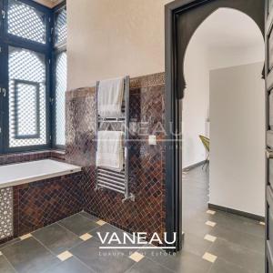 SUPERBE PALAIS MAISON D'HOTE SUR 1 HECTARE