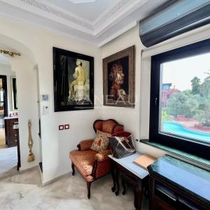Villa à 15 minutes du centre ville dans une résidence sécurisée.