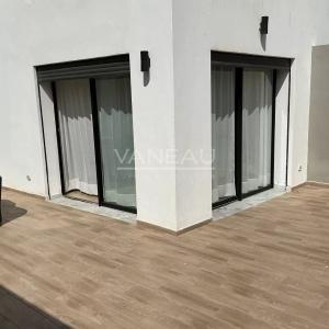 Studio neuf meublé avec une immense terrasse