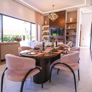 Villas de plain pied sur plan sur la route du barrage