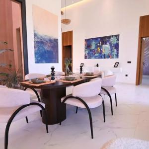 Villas de plain pied sur plan sur la route du barrage