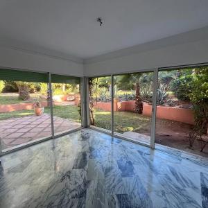 Grand appartement en duplex de trois chambres à la Palmeraie
