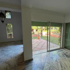 Grand appartement en duplex de trois chambres à la Palmeraie