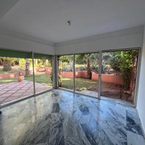 Grand appartement en duplex de trois chambres à la Palmeraie