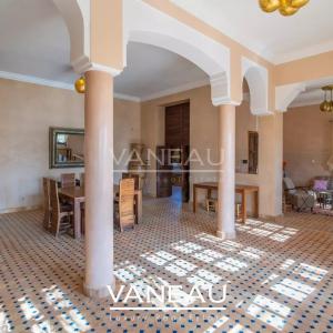 Propriété 1 hectar, 8 chambres avec VNA