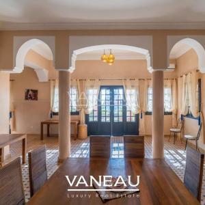 Propriété 1 hectar, 8 chambres avec VNA