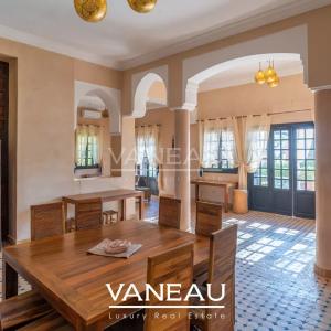 Propriété 1 hectar, 8 chambres avec VNA