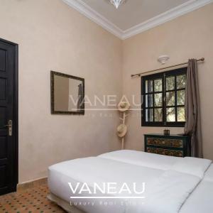 Propriété 1 hectar, 8 chambres avec VNA