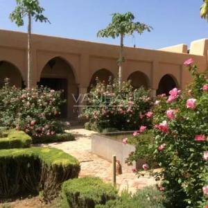 Propriété Exceptionnelle de 1000m2, 20Hectares de terrain