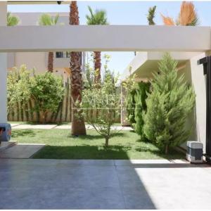 ***Superbe villa sur Golf à 25 minutes du centre***