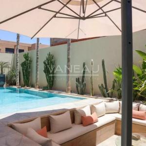 ***Superbe villa sur Golf à 25 minutes du centre***