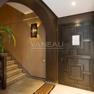 ***Duplex avec piscine privée au coeur de l'Hivernage***