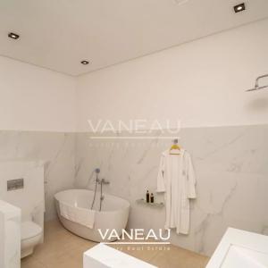 Villa contemporaine en deuxième ligne de Golf