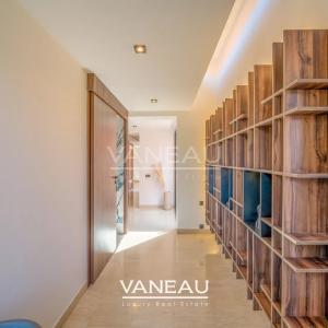 Villa contemporaine en deuxième ligne de Golf