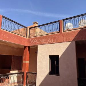Grand riad en cour de rénovation Larousse/ Bab Doukala