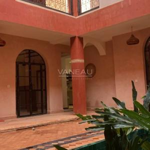 Grand riad en cour de rénovation Larousse/ Bab Doukala