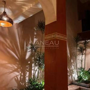 Grand riad en cour de rénovation Larousse/ Bab Doukala