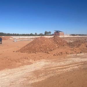 ***Route Ouarzazate Terrain de 2,7 hectare avec permis de constr