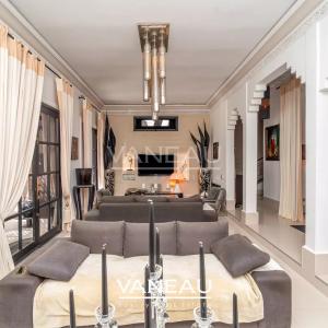Produit rare splendide  villa   Km 8 route de l'Ourika
