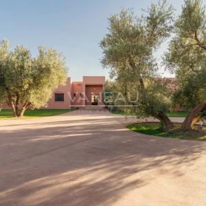 *** Maison avec un terrain de 4 hectares***