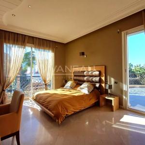 Villa de 1 042 m²  à vendre - Californie Casa