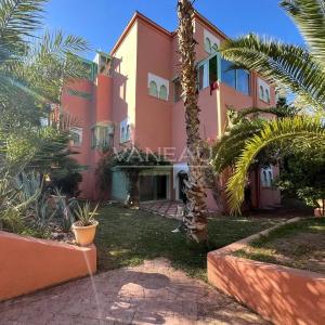 Grand appartement en duplex de trois chambres à la Palmeraie
