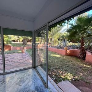 Grand appartement en duplex de trois chambres à la Palmeraie