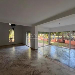 Grand appartement en duplex de trois chambres à la Palmeraie