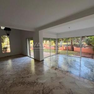 Grand appartement en duplex de trois chambres à la Palmeraie