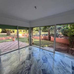 Grand appartement en duplex de trois chambres à la Palmeraie