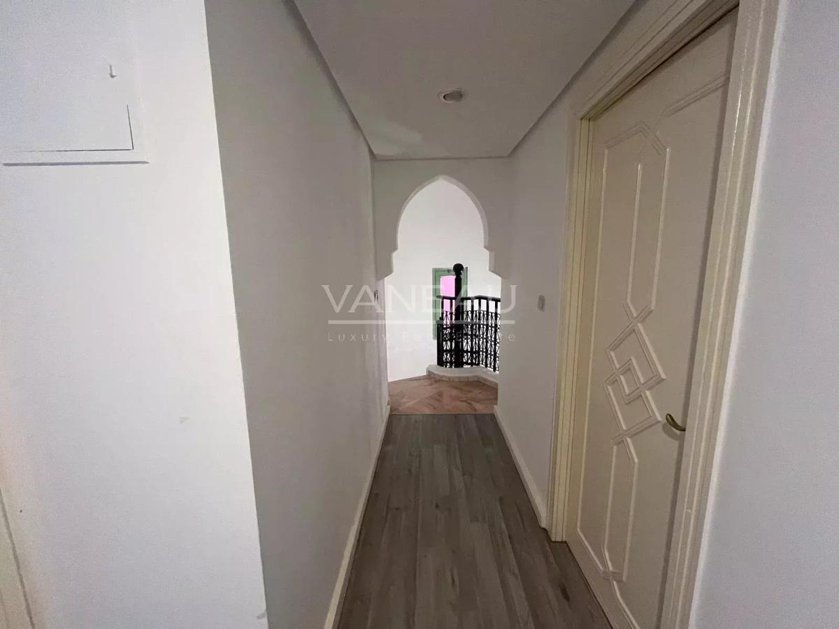 Grand appartement en duplex de trois chambres à la Palmeraie