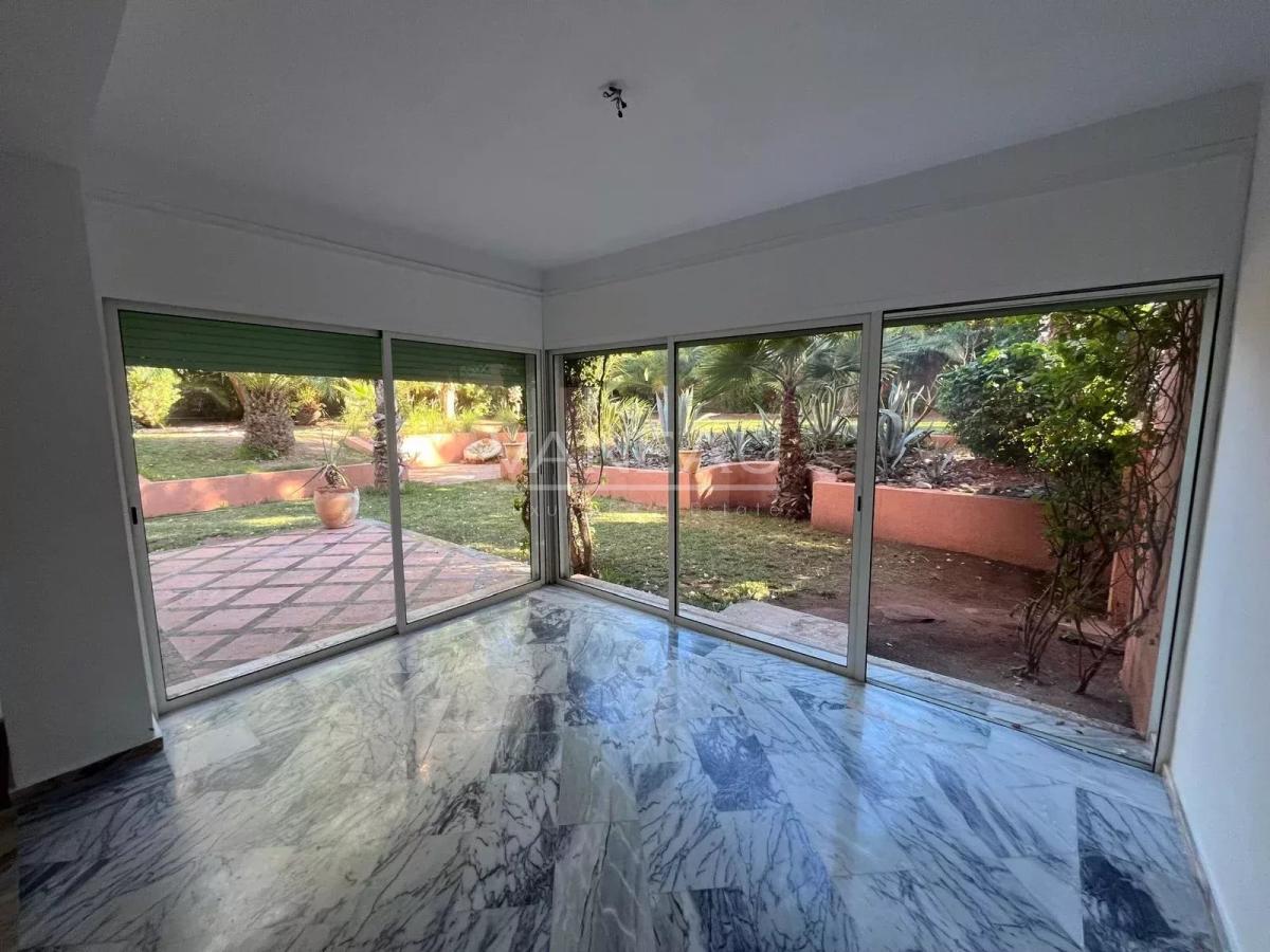 Grand appartement en duplex de trois chambres à la Palmeraie