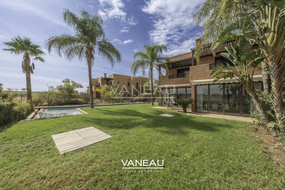 Villa front de front de golf  vue sur Atlas.