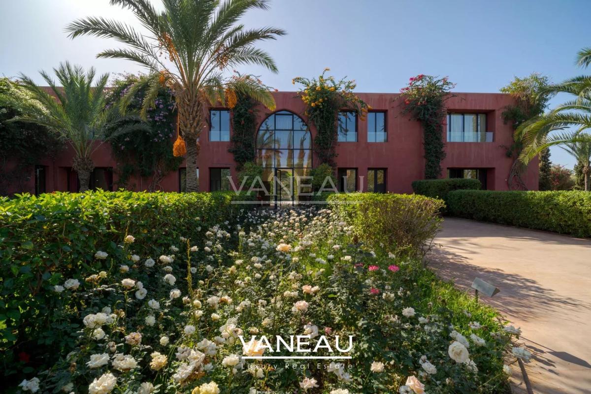 SUPERBE PROPRIÉTÉ À VENDRE AU COEUR D'UN GOLF DE PRÉSTIGE À MARR