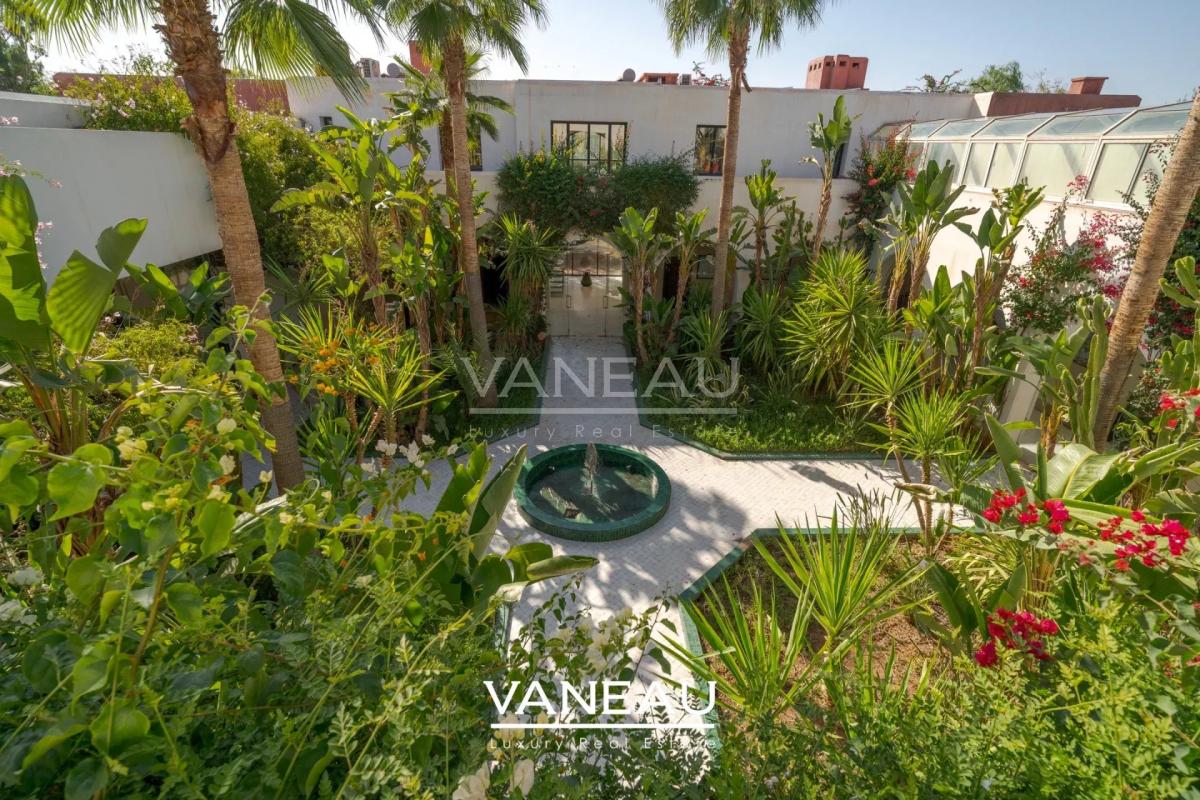 SUPERBE PROPRIÉTÉ À VENDRE AU COEUR D'UN GOLF DE PRÉSTIGE À MARR