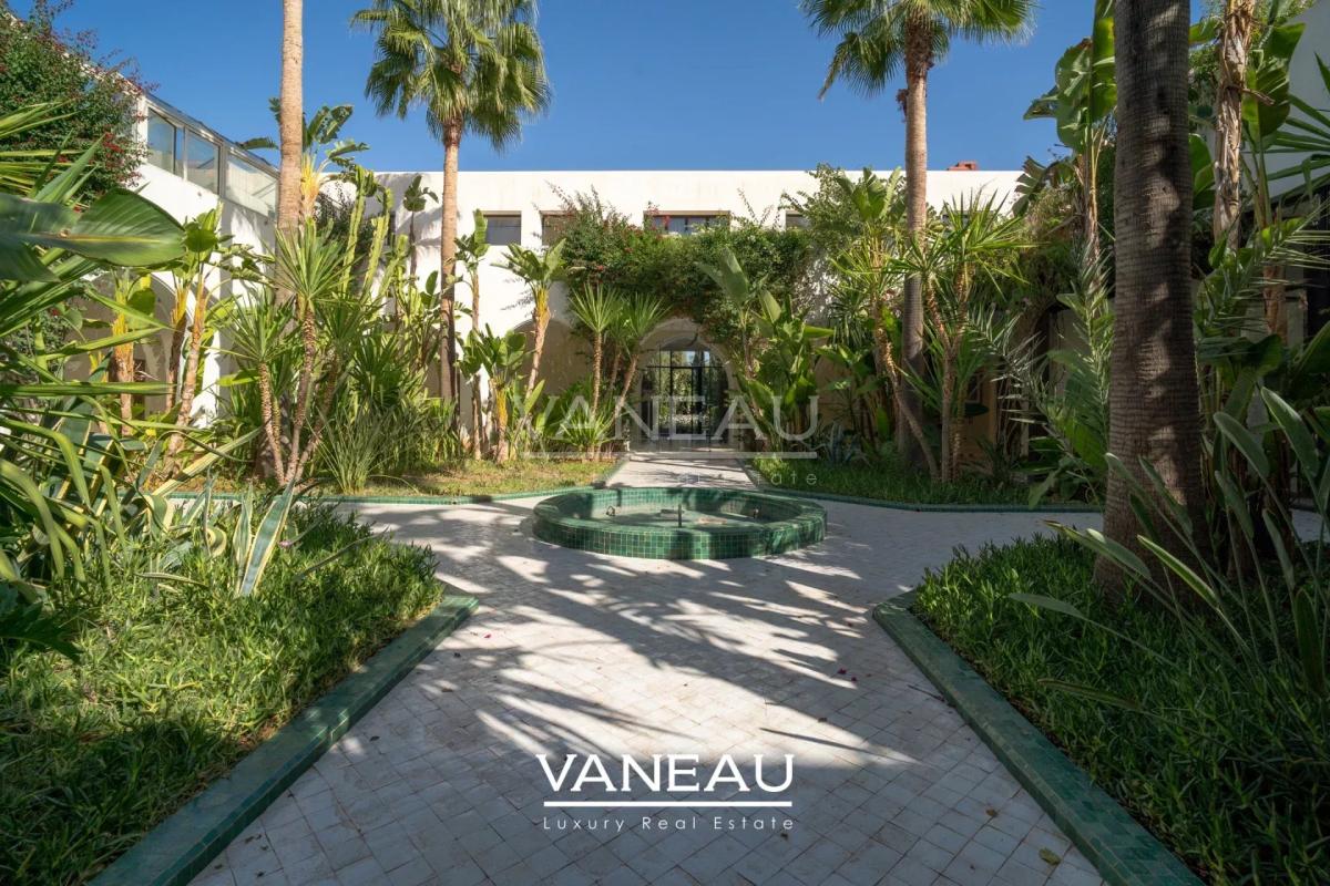 SUPERBE PROPRIÉTÉ À VENDRE AU COEUR D'UN GOLF DE PRÉSTIGE À MARR