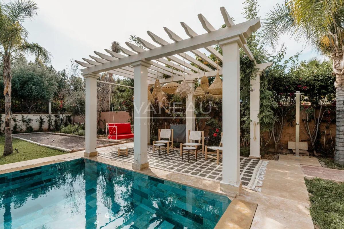 VILLA DE MAITRE SUR GOLF À VENDRE