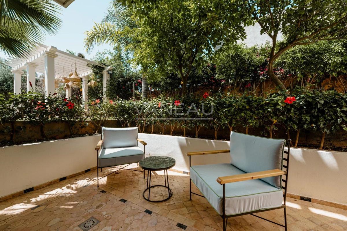 VILLA DE MAITRE SUR GOLF À VENDRE