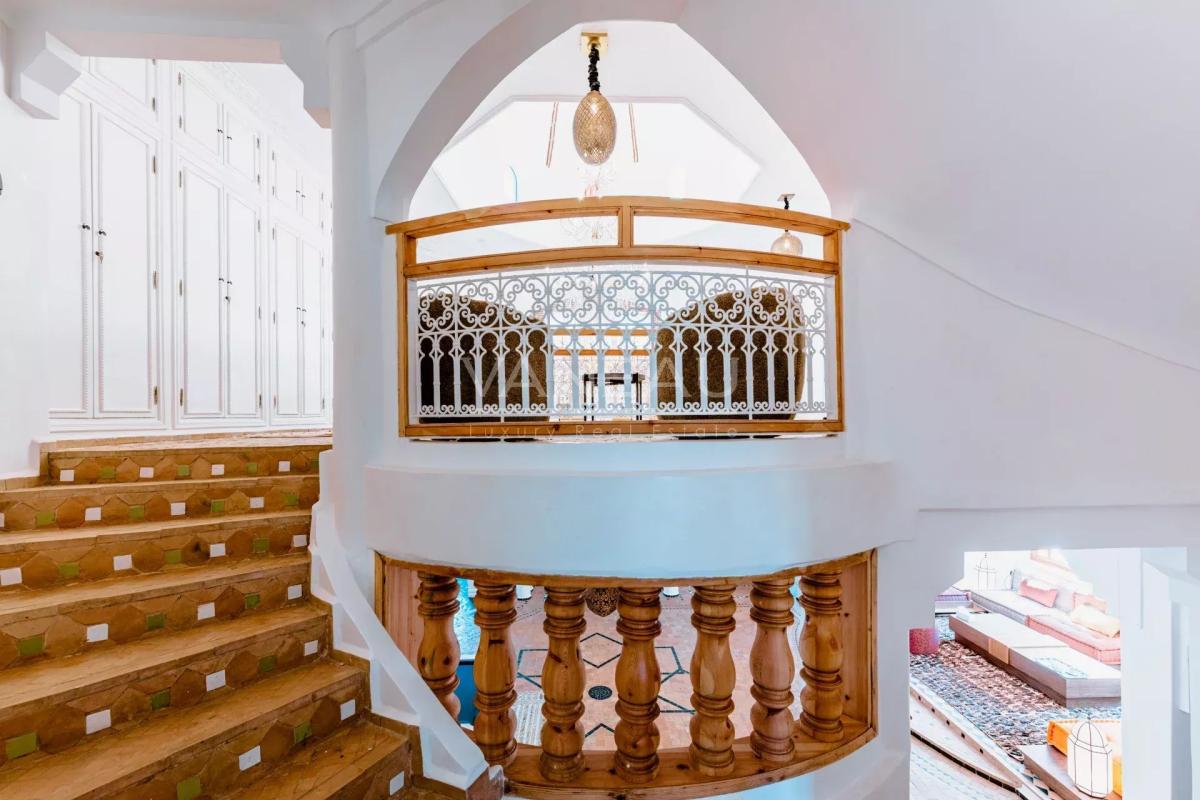 VILLA DE MAITRE SUR GOLF À VENDRE
