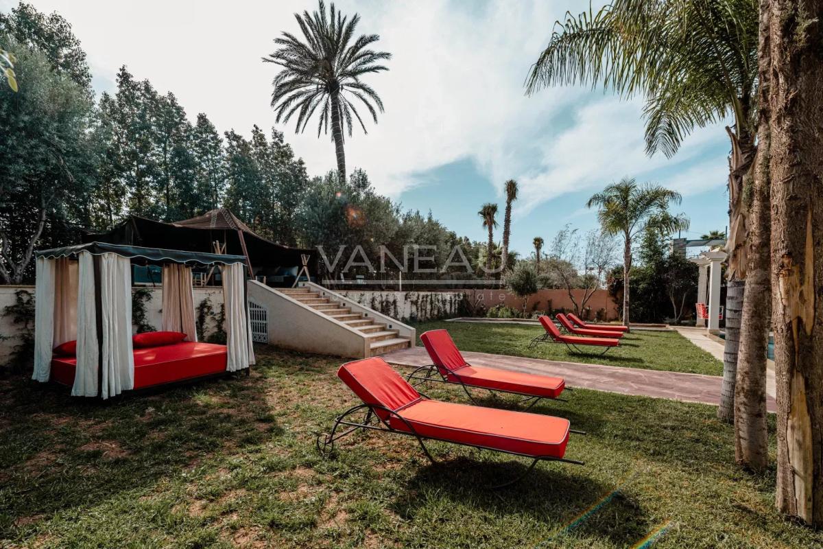 VILLA DE MAITRE SUR GOLF À VENDRE