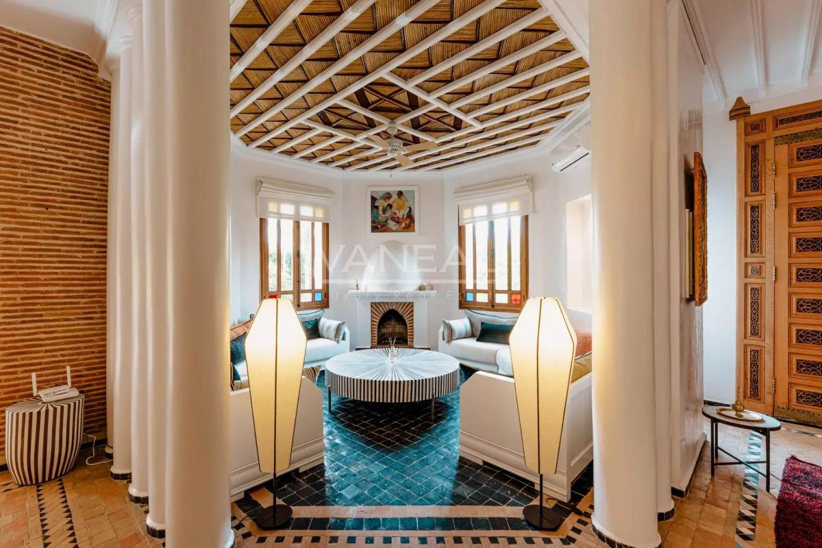 VILLA DE MAITRE SUR GOLF À VENDRE