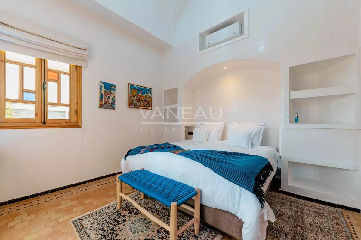 VILLA DE MAITRE SUR GOLF À VENDRE