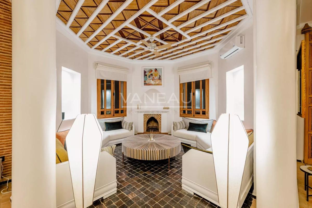VILLA DE MAITRE SUR GOLF À VENDRE