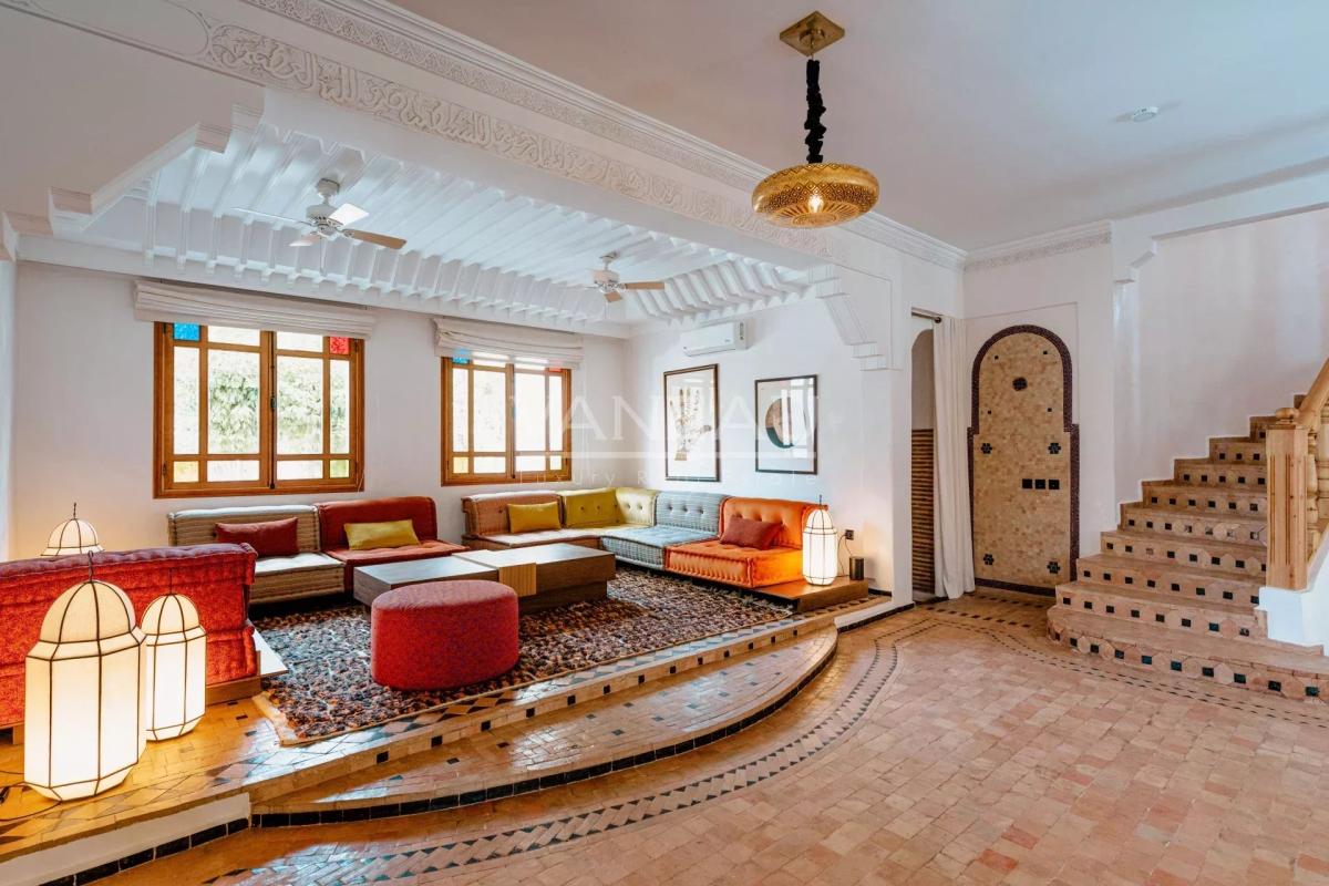 VILLA DE MAITRE SUR GOLF À VENDRE